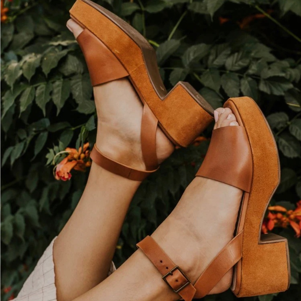 Seychelles Gentle Light Platforms
